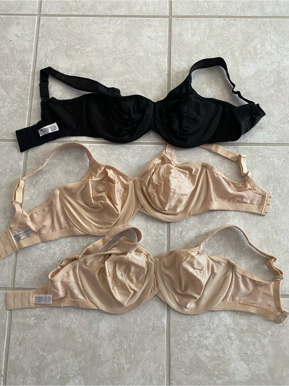 Wacoal Underwire Bra 2 nude 1 black $30 each